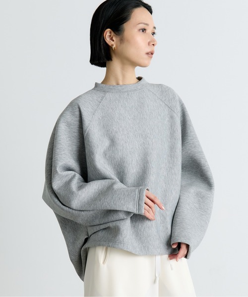 COGTHEBIGSMOKE(コグザビッグスモーク)の「【COGTHEBIGSMOKE/コグザビッグスモーク】OLIVIA TOP/ダンボールプルオーバー(Tシャツ/カットソー・レディース・オフホワイト/ブラック/グレー・1)」の1枚目の写真