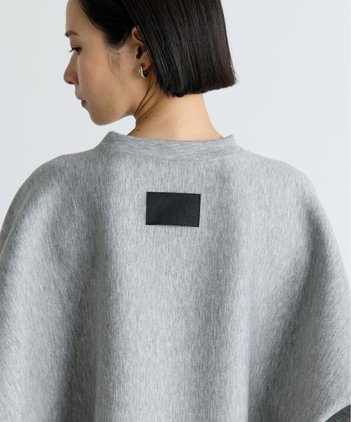 COGTHEBIGSMOKE(コグザビッグスモーク)の「【COGTHEBIGSMOKE/コグザビッグスモーク】OLIVIA TOP/ダンボールプルオーバー(Tシャツ/カットソー・レディース・オフホワイト/ブラック/グレー・1)」の11枚目の写真