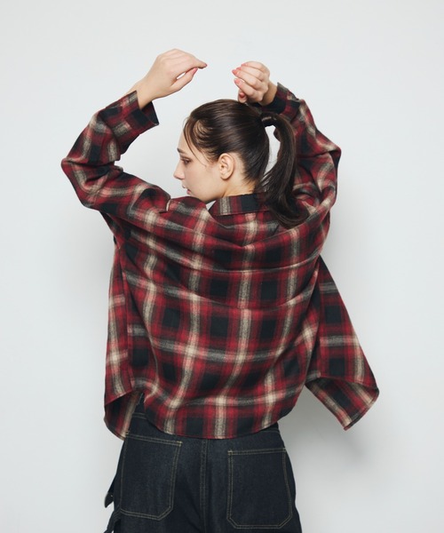 DAZE(デイズ)の「オンブレチェック オーバーサイズネルシャツ(シャツ/ブラウス・メンズ・ブラウン系/レッド系/ピンク系・SMALL/LARGE/MEDIUM)」の6枚目の写真