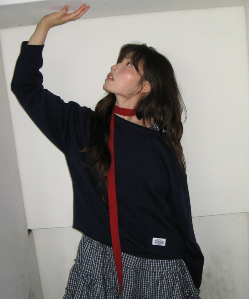 RONRON(ロンロン)の「HEART BUTTON OFF SHOULDER KNIT DARK NAVY(ニット/セーター・レディース・その他・FREE)」の3枚目の写真