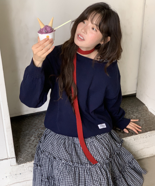 RONRON(ロンロン)の「HEART BUTTON OFF SHOULDER KNIT DARK NAVY(ニット/セーター・レディース・その他・FREE)」の4枚目の写真