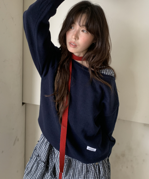 RONRON(ロンロン)の「HEART BUTTON OFF SHOULDER KNIT DARK NAVY(ニット/セーター・レディース・その他・FREE)」の5枚目の写真