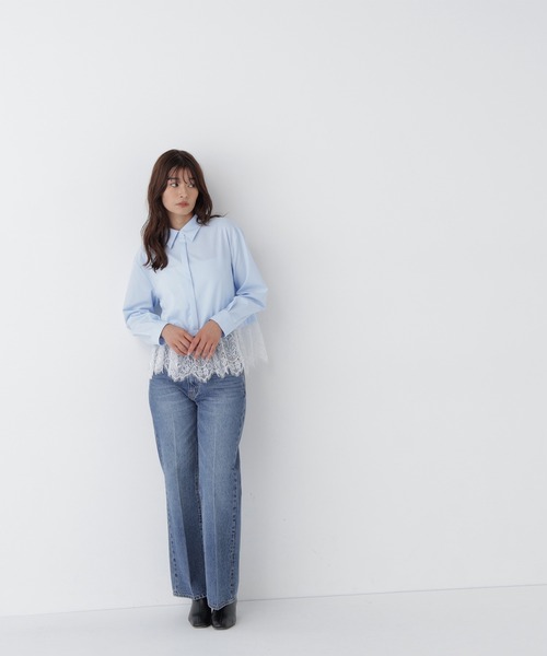NATURAL BEAUTY BASIC（ナチュラルビューティーベーシック）の「裾レースシャツ（シャツ/ブラウス・レディース・ブルー系その他2/ベージュ系その他/ホワイト系その他・FREE）」の6枚目の写真