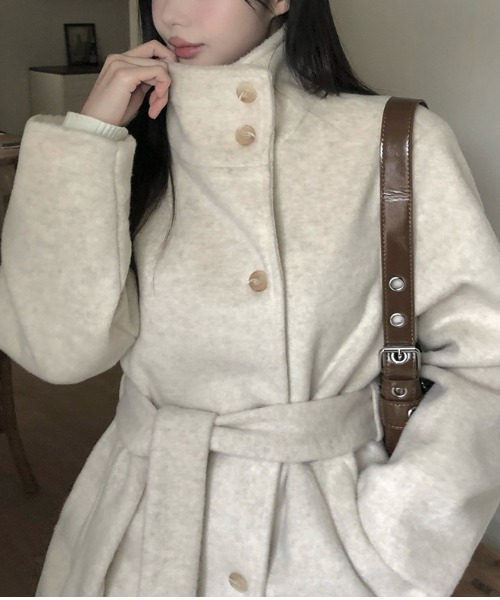 YUGA(ユーガ)の「YUGA_YGMC Korean-style Waist-Ribbon Stand-Neck Half-Coat(ノーカラーコート・レディース・オフホワイト/ベージュ/ダークグレー・FREE)」の6枚目の写真