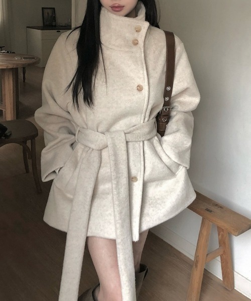 YUGA(ユーガ)の「YUGA_YGMC Korean-style Waist-Ribbon Stand-Neck Half-Coat(ノーカラーコート・レディース・オフホワイト/ベージュ/ダークグレー・FREE)」の10枚目の写真