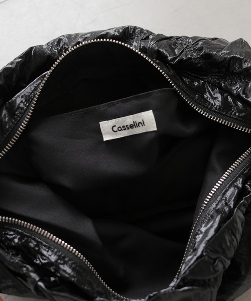 cheriella(シェリエラ)の「【cheriella】シャーリングショルダーバッグ SHIRRING SHOULDER BAG(ショルダーバッグ・レディース・シルバー/アイボリー/ブラック・FREE)」の7枚目の写真