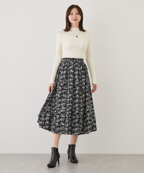 Jayro(ジャイロ)の「花柄バルーンスカート(スカート・レディース・ベージュ/ブラック系その他/ブルー系その他4・M)」の8枚目の写真