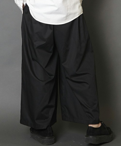 unrelaxing（アンリラクシング）の「ビッグシルエットバギーパンツ　”HAKAMA”（スラックス・メンズ・ブラック/グレー・FREE）」の7枚目の写真