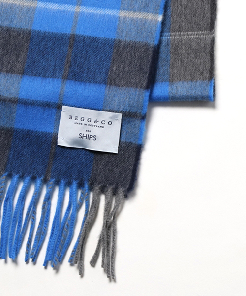 Begg & Co(ベグアンドコー)の「BEGG: ラムウール/アンゴラ タータンチェック マフラー(マフラー・メンズ・ブルー/ネイビー・ONE SIZE)」の8枚目の写真