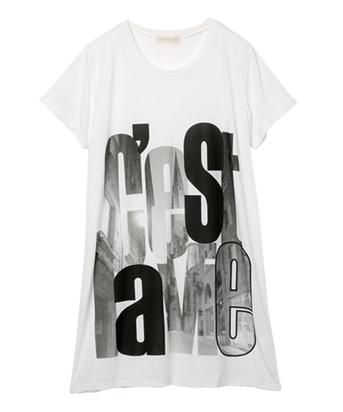 RANAN(ラナン)の「ロング丈プリントゆるTシャツ(Tシャツ/カットソー・レディース・ブラック/カーキ/ブラック系その他/グレー/ホワイト/オフホワイト/チャコールグレー/ホワイト系その他/ホワイト系その他2/ブラック系その他2/ホワイト系その他4/ホワイト系その他3/ブラック系その他4/ブラック系その他3/ホワイト系その他5/ブラック系その他5/グレー系その他2/グレー系その他/ホワイト系その他6/ブラック系その他6・LARGE/MEDIUM/XX-LARGE/X-LARGE)」の4枚目の写真