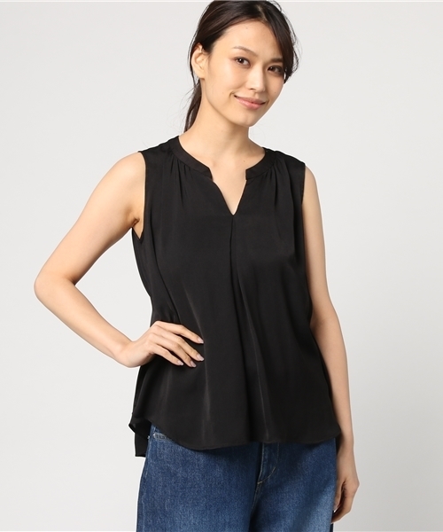 NATURAL BEAUTY BASIC（ナチュラルビューティーベーシック）の「サテンスキッパーノースリーブブラウス（シャツ/ブラウス・レディース・グレー/ブラック/ダークベージュ・MEDIUM/SMALL）」の2枚目の写真