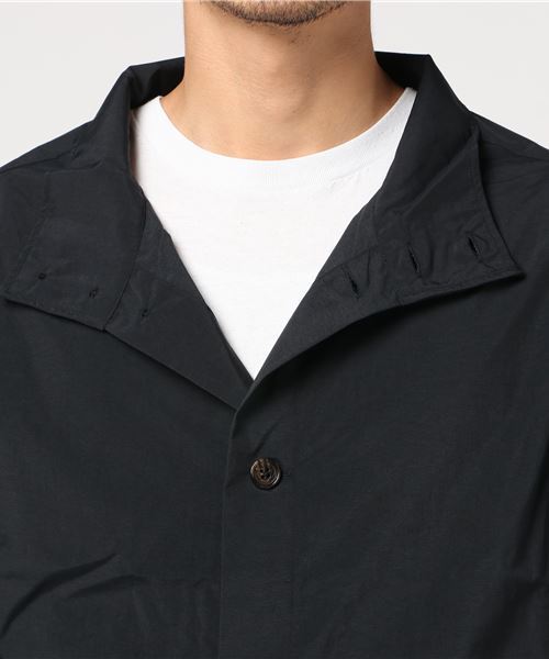 Audience（オーディエンス）の「撥水ナイロンタフタ レイズドネックコート（ステンカラーコート・メンズ・カーキ/ブラック/ネイビー/キャメル・M/L）」の7枚目の写真