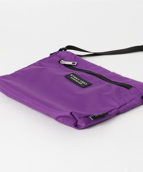 natural couture（ナチュラルクチュール）の「ラバー付きサコッシュ（ショルダーバッグ・レディース・ブラック/パープル/クリア/ブラック系その他・FREE）」の6枚目の写真