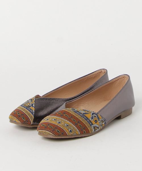 チャイハネ（チャイハネ）の「【チャイハネ】フォークロアシャイニーパンプス フラットシューズ（パンプス・レディース・ブラック系その他/オレンジ系その他・MEDIUM/LARGE）」の3枚目の写真