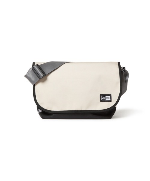 NEW ERA（ニューエラ）の「ニューエラ ショルダーバッグ 9L NEW ERA（ショルダーバッグ・メンズ・レッド/タイガーカモ/ネイビー/ブラック系その他/ブラック系その他2/ヘザーグレー/ブルー/ブラック系その他4/ブラック系その他3/グレー系その他/ブラック×ホワイト/ブラック系その他5/ブラック系/ストーン/ブラック系その他6・FREE/SMALL）」の2枚目の写真