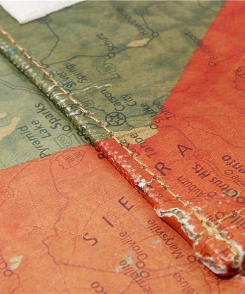 And A(アンドエー)の「Paper Clutch Bag (MATATABI)(クラッチバッグ・メンズ・ホワイト/ライトグレー/ベージュ・FREE)」の12枚目の写真