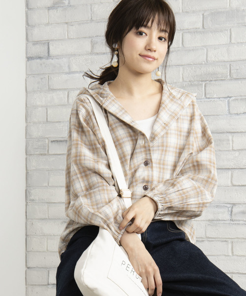 WEGO(ウィゴー)の「WEGO/ルーズフードシャツ(シャツ/ブラウス・レディース・レッド系その他2/ライトベージュ/ベージュ系その他2・FREE)」の3枚目の写真