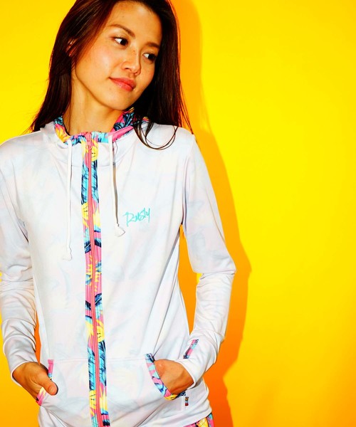 セール Rusty レディースラッシュガード 長袖 パーカー 水着 ビーチ マリンスポーツ アウトドア リーフ柄 Uv ラッシュガード Rusty ラスティ のファッション通販 Zozotown