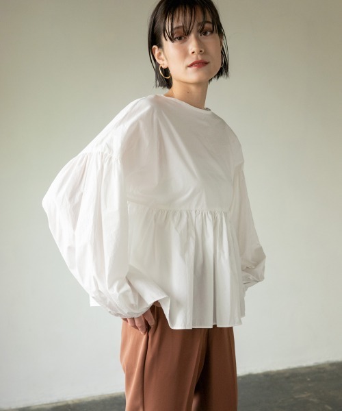 LOWRYS FARM(ローリーズファーム)の「ギャザーボリュームブラウス 871213(シャツ/ブラウス・レディース・ブラック/オフホワイト/グリーン・FREE)」の6枚目の写真