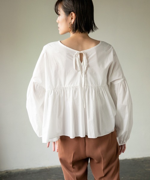 LOWRYS FARM(ローリーズファーム)の「ギャザーボリュームブラウス 871213(シャツ/ブラウス・レディース・ブラック/オフホワイト/グリーン・FREE)」の7枚目の写真