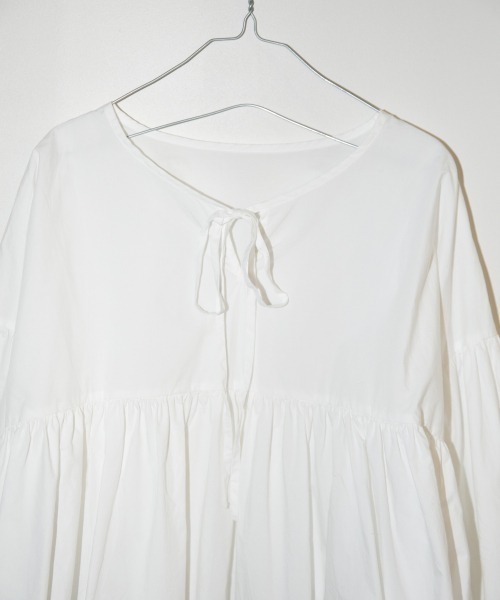 LOWRYS FARM(ローリーズファーム)の「ギャザーボリュームブラウス 871213(シャツ/ブラウス・レディース・ブラック/オフホワイト/グリーン・FREE)」の15枚目の写真