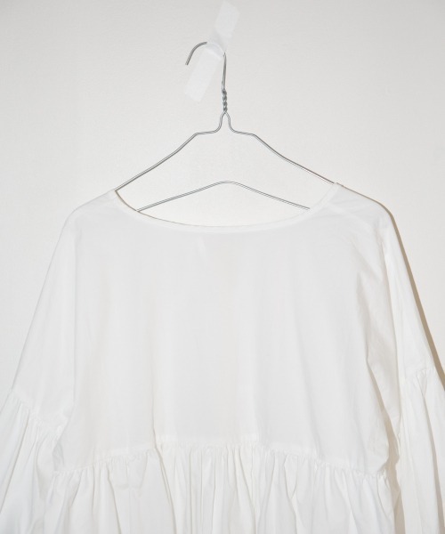 LOWRYS FARM(ローリーズファーム)の「ギャザーボリュームブラウス 871213(シャツ/ブラウス・レディース・ブラック/オフホワイト/グリーン・FREE)」の16枚目の写真