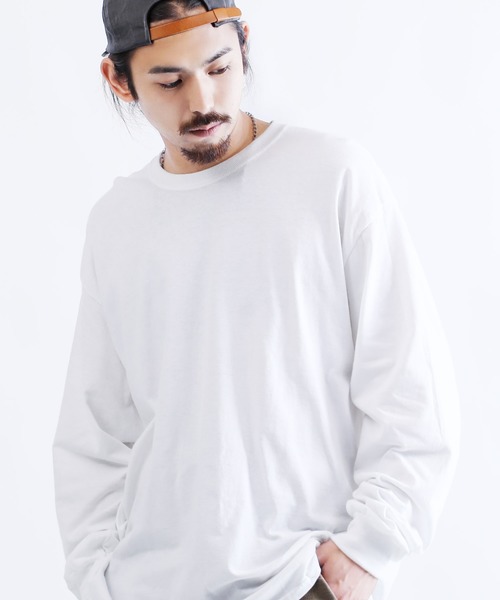 GILDAN(ギルダン)の「GILDAN / ギルダン オーバーサイズ クルーネック ロングスリーブ Tシャツ(Tシャツ/カットソー・メンズ・ホワイト/アッシュグレー/ブラック/ダークグリーン/パープル/ネイビー/グレー/レッド/ゴールド/ヘザーグレー/マルーン/ロイヤルブルー/ライトブルー/グレー系その他/グリーン系その他/オレンジ/インディゴブルー/チャコール/グリーン系その他2・MEDIUM/LARGE/X-LARGE/XX-LARGE/SMALL)」の2枚目の写真