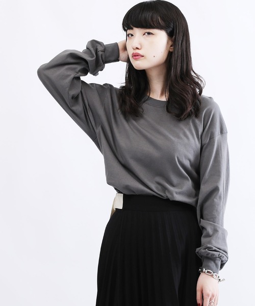 GILDAN(ギルダン)の「GILDAN / ギルダン オーバーサイズ クルーネック ロングスリーブ Tシャツ(Tシャツ/カットソー・メンズ・ホワイト/アッシュグレー/ブラック/ダークグリーン/パープル/ネイビー/グレー/レッド/ゴールド/ヘザーグレー/マルーン/ロイヤルブルー/ライトブルー/グレー系その他/グリーン系その他/オレンジ/インディゴブルー/チャコール/グリーン系その他2・MEDIUM/LARGE/X-LARGE/XX-LARGE/SMALL)」の8枚目の写真