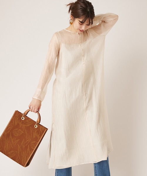 natural couture（ナチュラルクチュール）の「シルキーシアーシャツ（シャツ/ブラウス・レディース・ピンク/アイボリー/キャメル・FREE）」の4枚目の写真