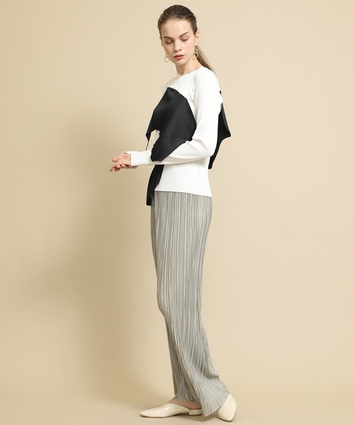 kotohayokozawa（コトハヨコザワ）の「【kotohayokozawa(コトハヨコザワ)】ロングスリーブクルーネックトップス　TDKT-P05（Tシャツ/カットソー・レディース・ブラック/ベージュ/グリーン/ホワイト・FREE）」の13枚目の写真