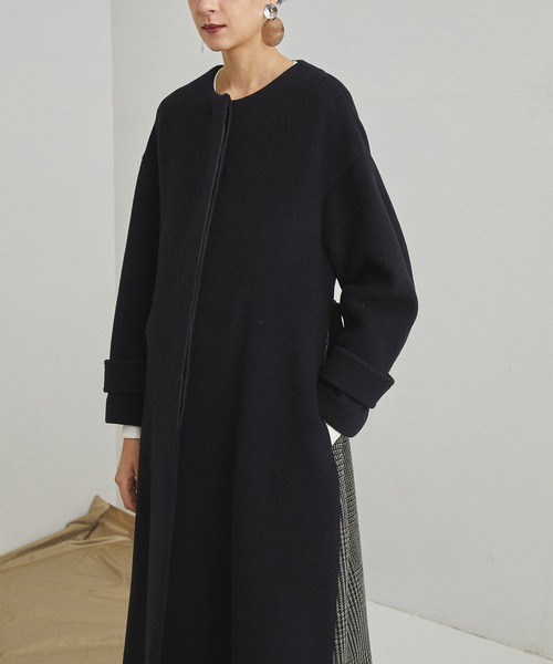 UNITED TOKYO（ユナイテッドトウキョウ）の「バックチェックコート（チェスターコート・レディース・ブラック/グレイッシュベージュ/カーキ・0）」の11枚目の写真