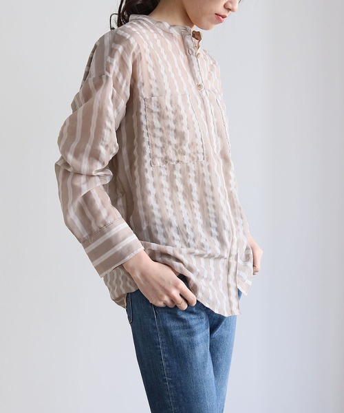 HER CLOSET（ハークローゼット）の「【shemoshelly】バンドカラーワッシャーストライプシアーシャツ（シャツ/ブラウス・レディース・アイボリー/グレイッシュベージュ・M）」の4枚目の写真