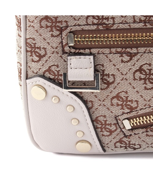 Guess（ゲス）の「FRANKIE Top Zip Shoulder Bag（ショルダーバッグ）」 WEAR