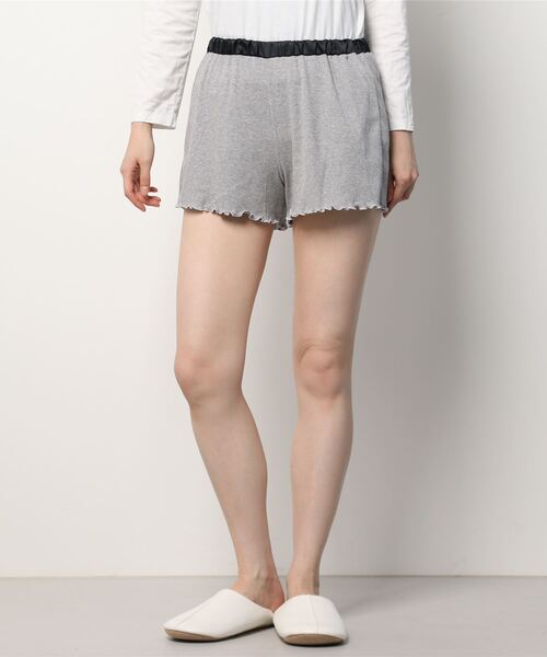 Chut！ INTIMATES（シュットインティメイツ）の「【ベイカー恵利沙コラボ】フレアパンツ (C347)（ルームウェア/パジャマ・レディース・ライトグレー/ブラック・M/L）」の17枚目の写真