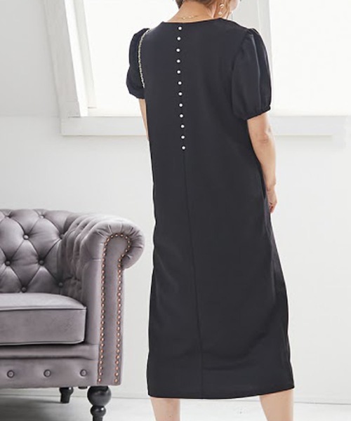 M y u（ミュー）の「バックパールパフスリーブワンピース（ワンピース・レディース・ブラック/ベージュ/オフホワイト/サックスブルー・FREE）」の3枚目の写真