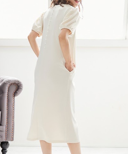 M y u（ミュー）の「バックパールパフスリーブワンピース（ワンピース・レディース・ブラック/ベージュ/オフホワイト/サックスブルー・FREE）」の11枚目の写真