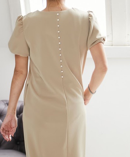 M y u（ミュー）の「バックパールパフスリーブワンピース（ワンピース・レディース・ブラック/ベージュ/オフホワイト/サックスブルー・FREE）」の12枚目の写真