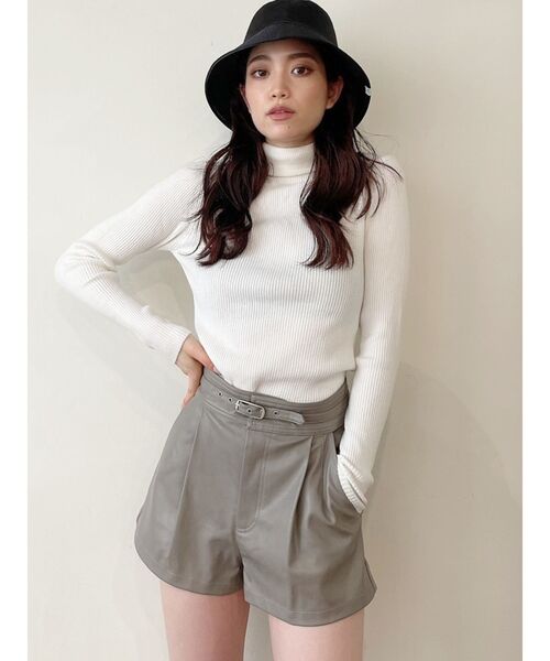 GYDA（ジェイダ）の「リブタートルニットTOPS（ニット/セーター・レディース・ブラック/ベージュ/オフホワイト・FREE）」の2枚目の写真