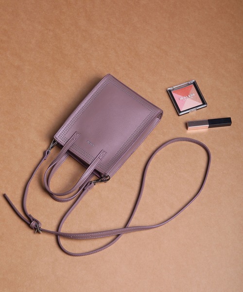 jouetie（ジュエティ）の「【jouetie/ジュエティ】　マイクロスタッズ　ミニトートバッグ（ショルダーバッグ・レディース・ブラック/ダークグリーン/ネイビー/ブラウン/オリーブ/ピンク/シルバー/ゴールド/アイボリー/ラベンダー/ベージュ系その他/キャメル/ワイン・FREE）」の2枚目の写真