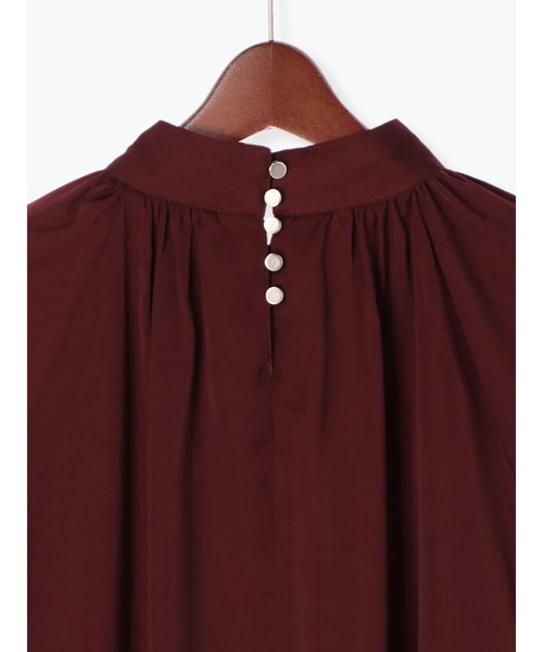 Te chichi(テチチ)の「サテンスタンドカラーブラウス(シャツ/ブラウス・レディース・チャコール/ボルドー/モカ・フリ-)」の12枚目の写真