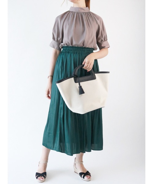 Te chichi(テチチ)の「サテンスタンドカラーブラウス(シャツ/ブラウス・レディース・チャコール/ボルドー/モカ・フリ-)」の15枚目の写真