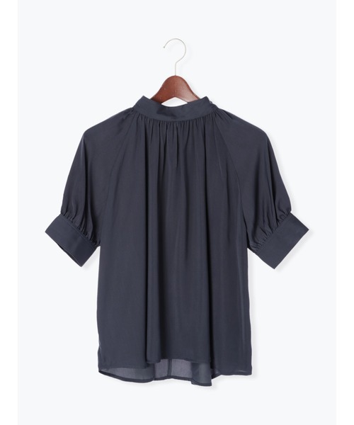 Te chichi(テチチ)の「サテンスタンドカラーブラウス(シャツ/ブラウス・レディース・チャコール/ボルドー/モカ・フリ-)」の6枚目の写真