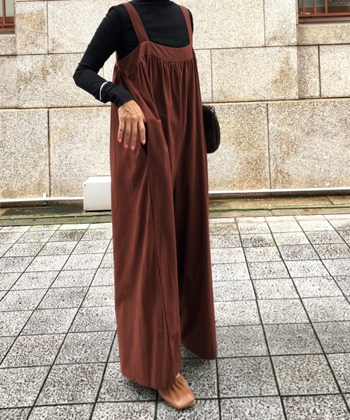 ulu（ウル）の「Cotton wide silhouette allinone（つなぎ/オールインワン・レディース・ブラック/ベージュ/ブラウン・FREE）」の3枚目の写真
