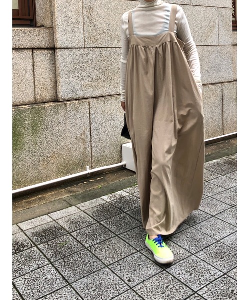 ulu（ウル）の「Cotton wide silhouette allinone（つなぎ/オールインワン・レディース・ブラック/ベージュ/ブラウン・FREE）」の7枚目の写真