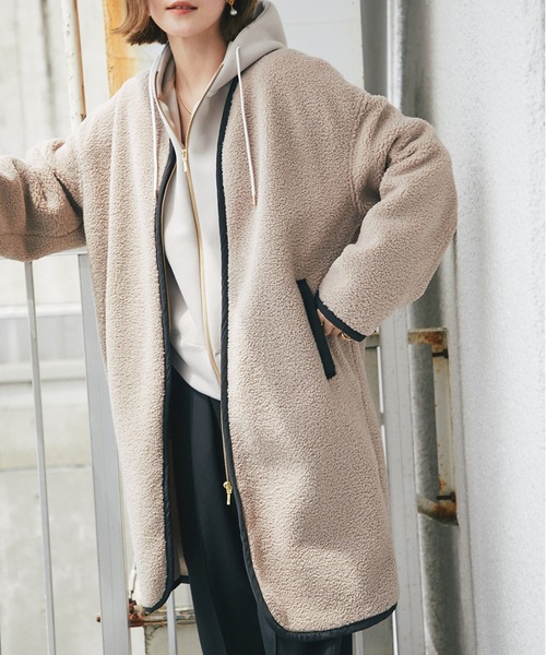 RIVE DROITE（リヴドロワ）の「お出かけが楽しくなるカジュアルコート　ライフエンジョイショッピングボアコート（ノーカラーコート・レディース・オフホワイト/モカ・FREE）」の2枚目の写真