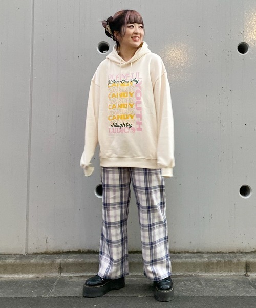 Candy Stripper（キャンディストリッパー）の「PLAYFUL SWEAT HOODIE（パーカー・レディース・ライトブルー/ブラック/アイボリー/ピンク・2）」の18枚目の写真