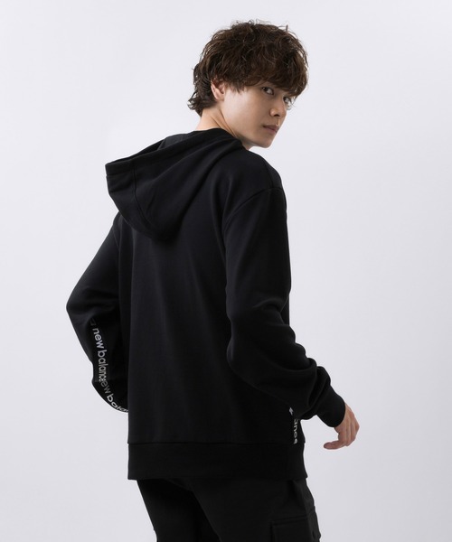 NEW BALANCE(ニューバランス)の「NB Essentials ID スウェットフーディー(パーカー・メンズ・ブルー/ブラック/イエロー・SMALL/X-LARGE/LARGE/XX-LARGE/MEDIUM)」の4枚目の写真