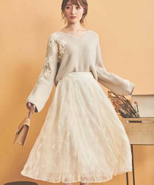 NOELA（ノエラ）の「フラッフィーフラワーニット（ニット/セーター・レディース・オフホワイト/グレー/ピンク・フリー）」の6枚目の写真