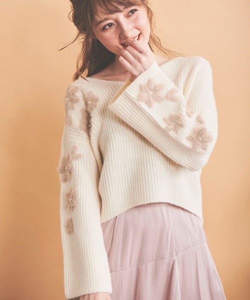 NOELA（ノエラ）の「フラッフィーフラワーニット（ニット/セーター・レディース・オフホワイト/グレー/ピンク・フリー）」の9枚目の写真