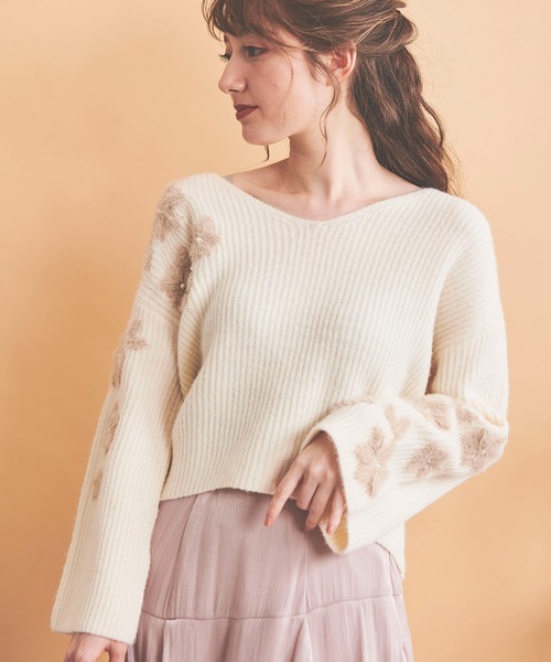 NOELA（ノエラ）の「フラッフィーフラワーニット（ニット/セーター・レディース・オフホワイト/グレー/ピンク・フリー）」の10枚目の写真